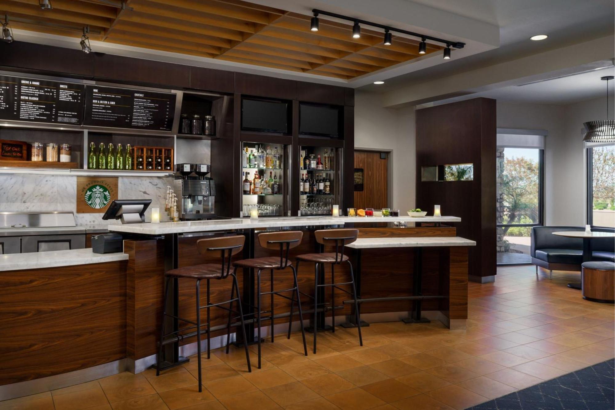 Courtyard By Marriott Phoenix Mesa Gateway Airport Exterior photo