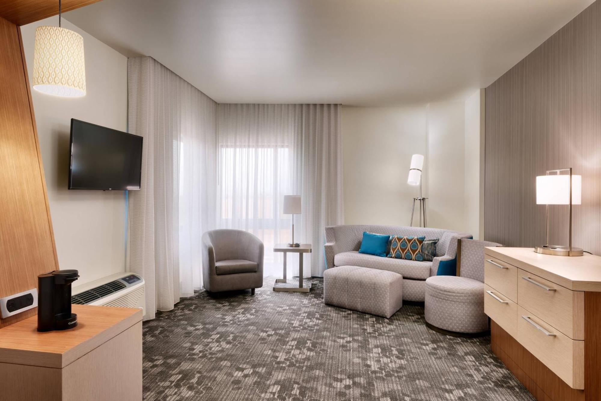 Courtyard By Marriott Phoenix Mesa Gateway Airport Exterior photo