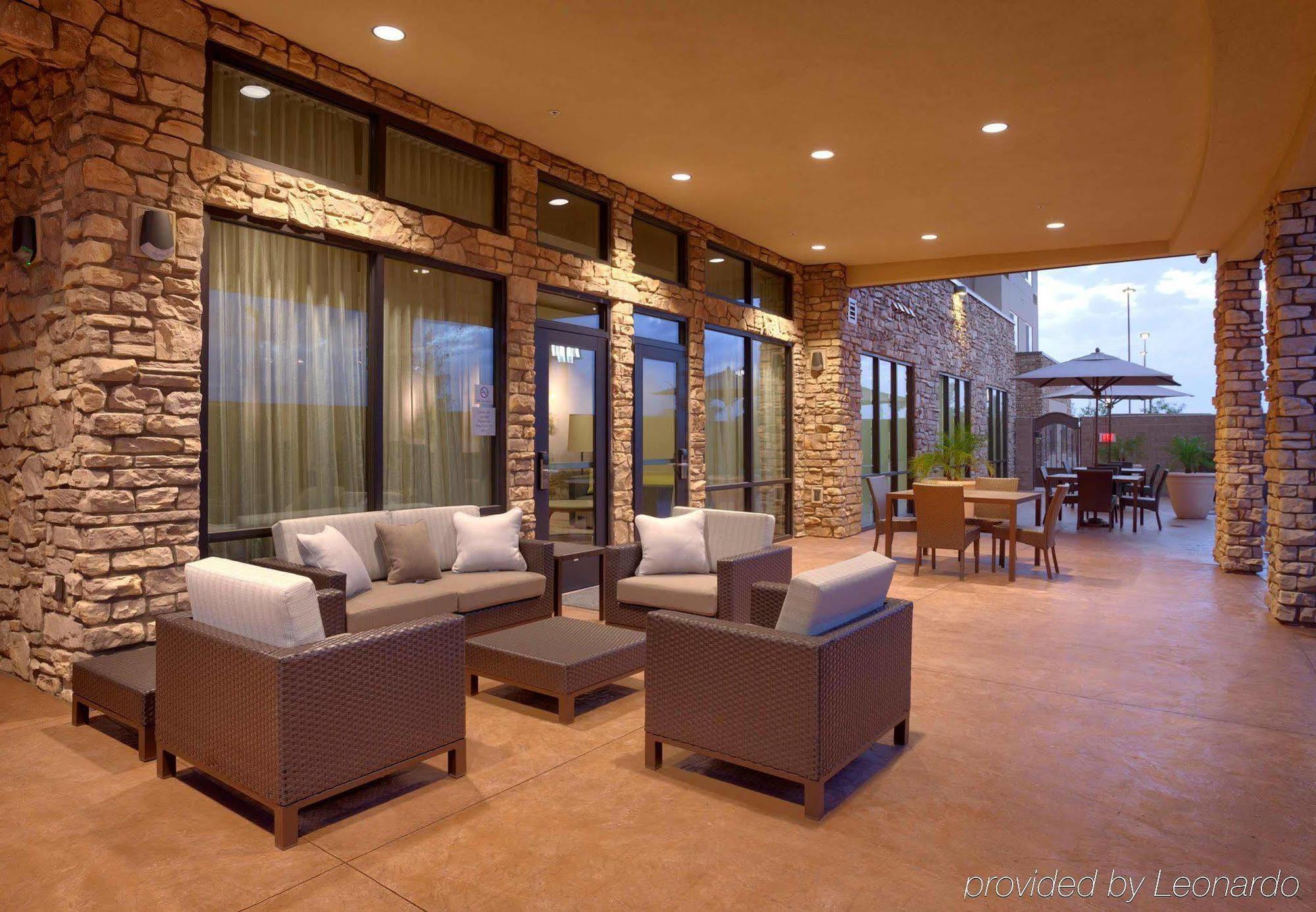 Courtyard By Marriott Phoenix Mesa Gateway Airport Exterior photo