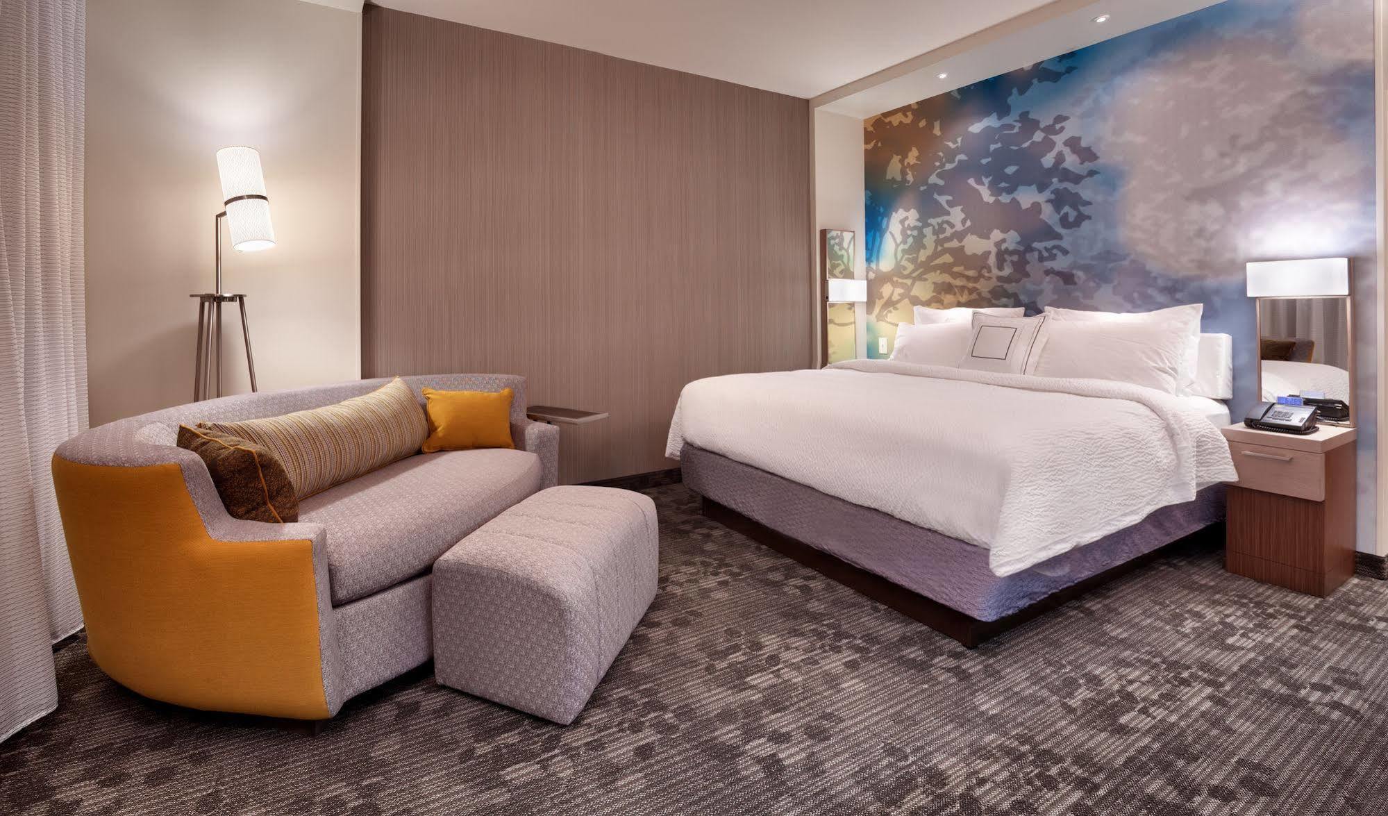 Courtyard By Marriott Phoenix Mesa Gateway Airport Exterior photo
